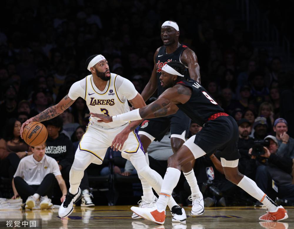 件中走出的 件中走出的